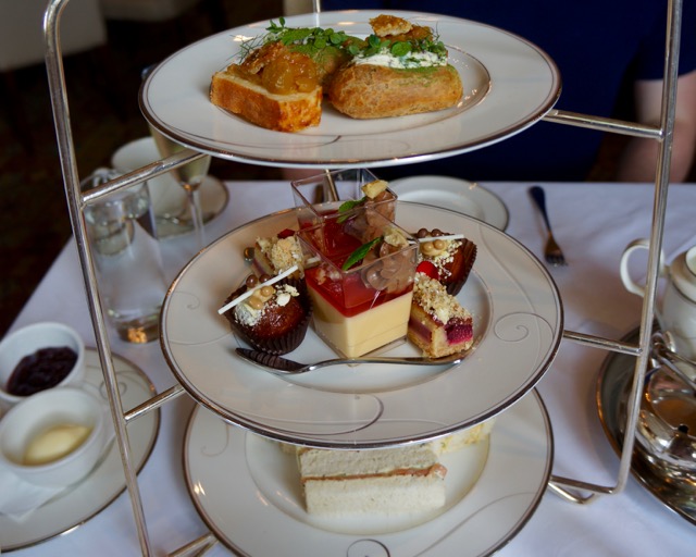 ウィンザーホテルでアフタヌーンティーを!