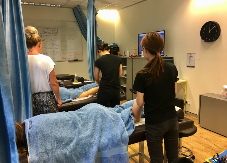 最終ターム! – マッサージ学校でビザを延長することになりました その7